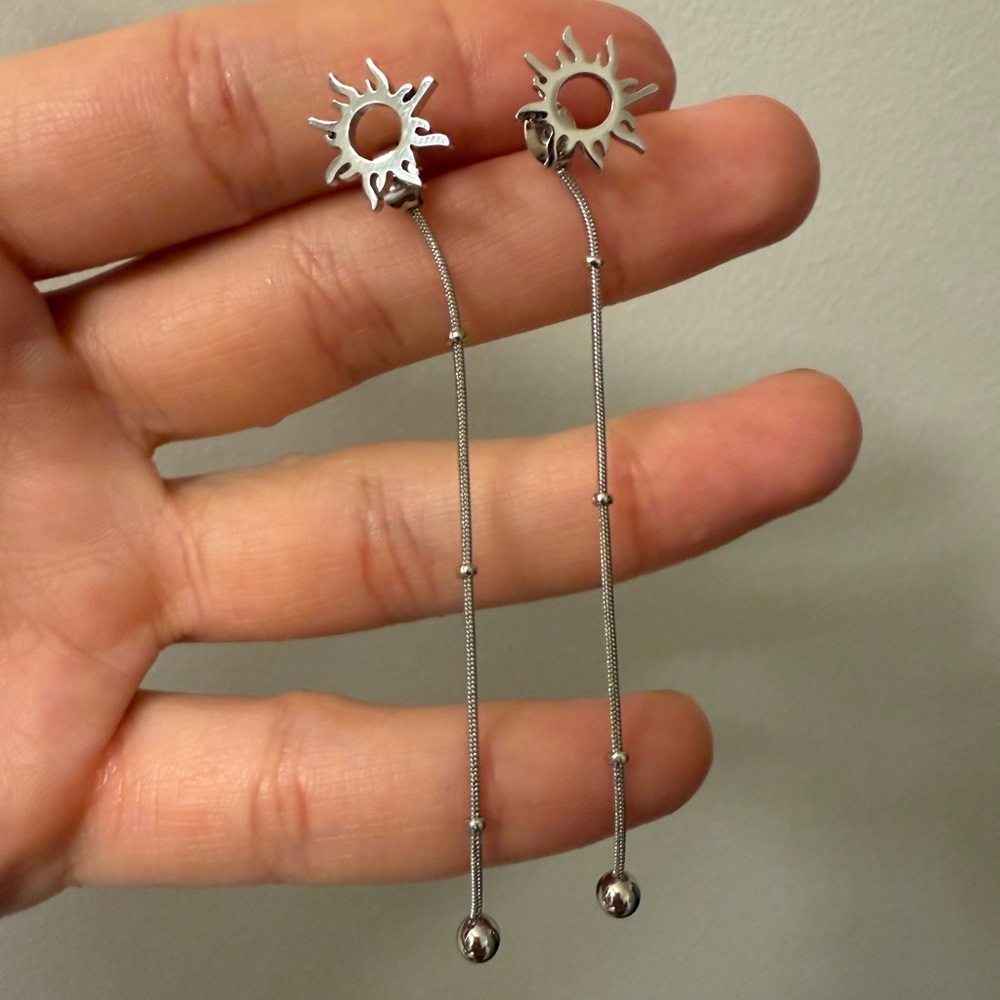 Chic Sunburst Silver Dangle Earrings - Picture 6 of 6